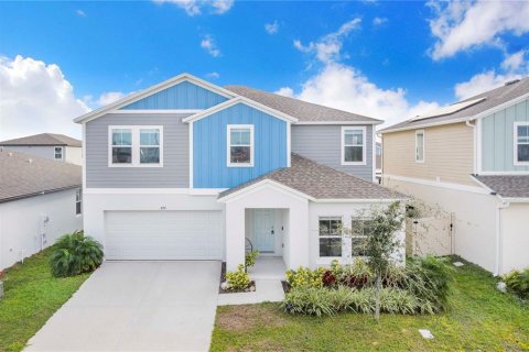 House in Haines City, Florida 5 bedrooms, 272.48 sq.m. № 2092491 - photo 2
