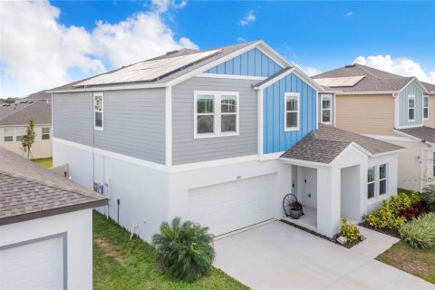 House in Haines City, Florida 5 bedrooms, 272.48 sq.m. № 2092491 - photo 3