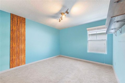 House in Haines City, Florida 5 bedrooms, 272.48 sq.m. № 2092491 - photo 26