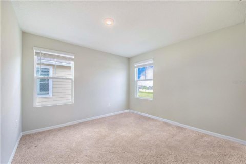 House in Haines City, Florida 5 bedrooms, 272.48 sq.m. № 2092491 - photo 23