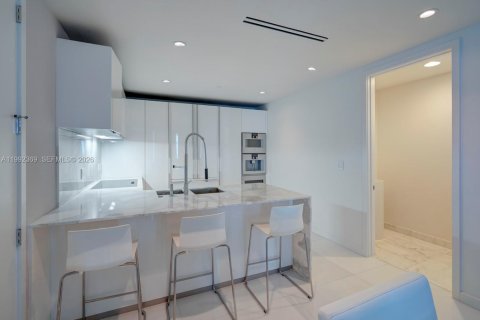 Condominio en alquiler en Bal Harbour, Florida, 2 dormitorios, 158.31 m2 № 2056674 - foto 5