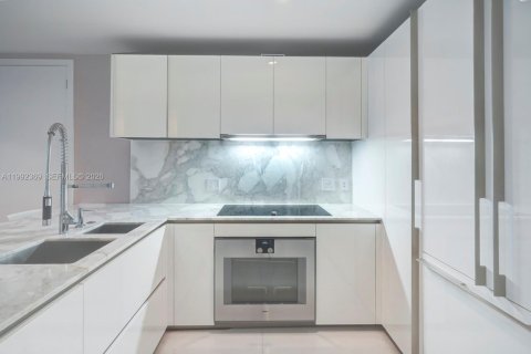 Condominio en alquiler en Bal Harbour, Florida, 2 dormitorios, 158.31 m2 № 2056674 - foto 7