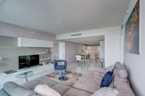 Condominio en alquiler en Bal Harbour, Florida, 2 dormitorios, 158.31 m2 № 2056674 - foto 15