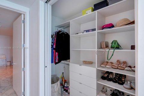 Condominio en alquiler en Bal Harbour, Florida, 2 dormitorios, 158.31 m2 № 2056674 - foto 27