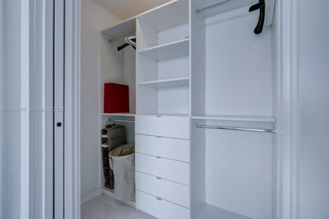 Condominio en alquiler en Bal Harbour, Florida, 2 dormitorios, 158.31 m2 № 2056674 - foto 24