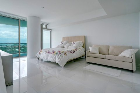 Condominio en alquiler en Bal Harbour, Florida, 2 dormitorios, 158.31 m2 № 2056674 - foto 25