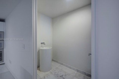 Condominio en alquiler en Bal Harbour, Florida, 2 dormitorios, 158.31 m2 № 2056674 - foto 6