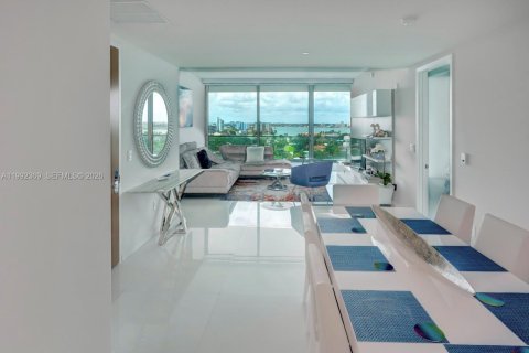 Condominio en Bal Harbour, Florida, 2 dormitorios  № 2056674