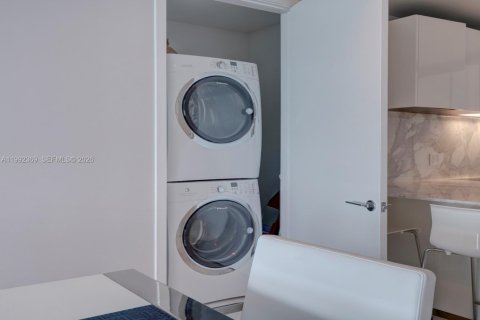 Condominio en alquiler en Bal Harbour, Florida, 2 dormitorios, 158.31 m2 № 2056674 - foto 30