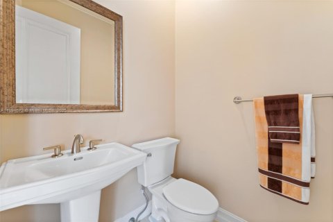 Снять в аренду виллу или дом в Плантация, Флорида 5 спален, 296.54м2, № 1947038 - фото 17