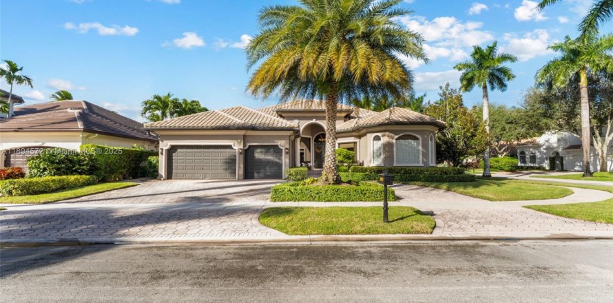 Дом в Плантация, Флорида 5 спален, 296.54м2 № 1947038