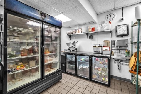 Купить коммерческую недвижимость в Форт-Лодердейл, Флорида № 2021175 - фото 28