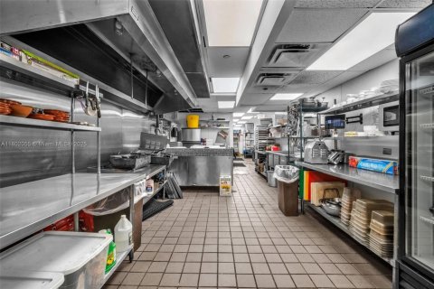 Купить коммерческую недвижимость в Форт-Лодердейл, Флорида № 2021175 - фото 26