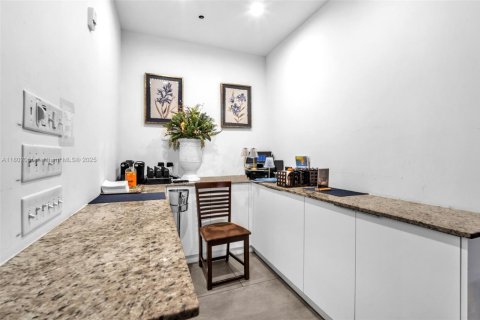 Купить коммерческую недвижимость в Форт-Лодердейл, Флорида № 2021175 - фото 24