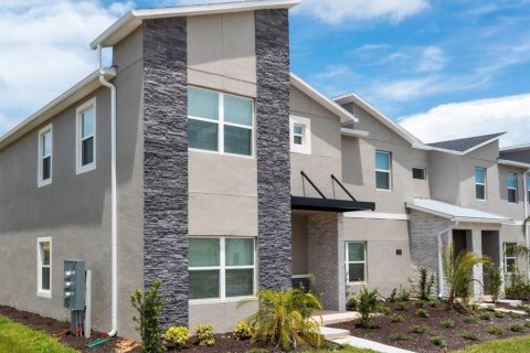 Townhouse in Davenport, Florida 5 bedrooms, 201.32 sq.m. № 2215966