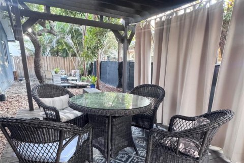 Condominio en alquiler en Hollywood, Florida, 2 dormitorios, 82.68 m2 № 2060105 - foto 17