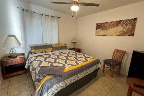 Condominio en alquiler en Hollywood, Florida, 2 dormitorios, 82.68 m2 № 2060105 - foto 12