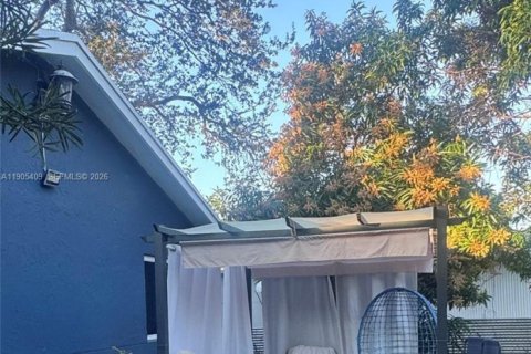 Condominio en alquiler en Hollywood, Florida, 2 dormitorios, 82.68 m2 № 2060105 - foto 16