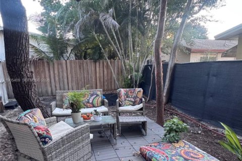 Condominio en alquiler en Hollywood, Florida, 2 dormitorios, 82.68 m2 № 2060105 - foto 18