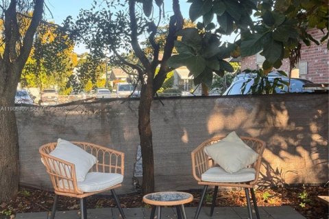 Condominio en alquiler en Hollywood, Florida, 2 dormitorios, 82.68 m2 № 2060105 - foto 19