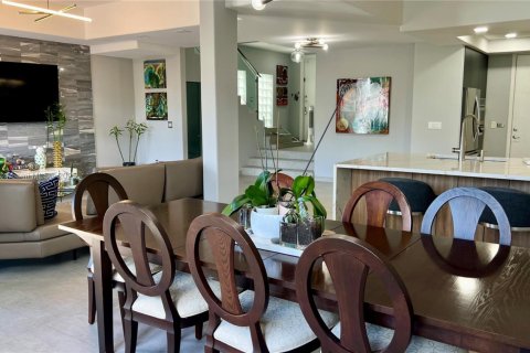 House in Aventura, Florida 4 bedrooms, 222.22 sq.m. № 1974860 - photo 6