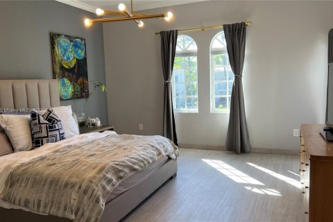 House in Aventura, Florida 4 bedrooms, 222.22 sq.m. № 1974860 - photo 27