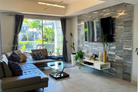 House in Aventura, Florida 4 bedrooms, 222.22 sq.m. № 1974860 - photo 11