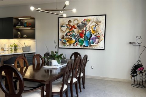 House in Aventura, Florida 4 bedrooms, 222.22 sq.m. № 1974860 - photo 24