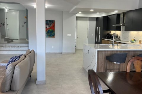 House in Aventura, Florida 4 bedrooms, 222.22 sq.m. № 1974860 - photo 7