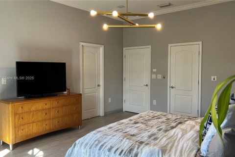 House in Aventura, Florida 4 bedrooms, 222.22 sq.m. № 1974860 - photo 28