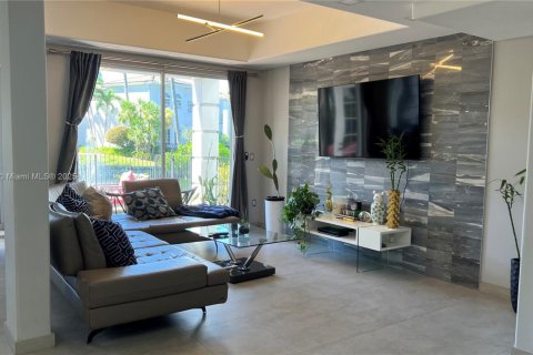 House in Aventura, Florida 4 bedrooms, 222.22 sq.m. № 1974860 - photo 21