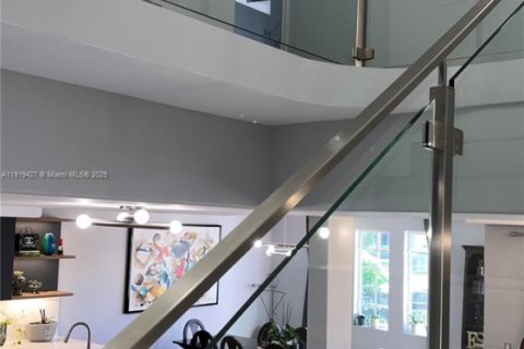 House in Aventura, Florida 4 bedrooms, 222.22 sq.m. № 1974860 - photo 16