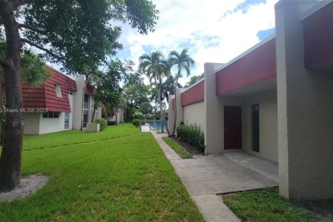 Condominio en venta en Plantation, Florida, 1 dormitorio, 58.06 m2 № 1928069 - foto 18