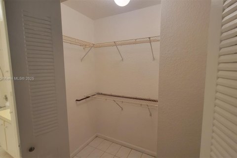Condominio en venta en Plantation, Florida, 1 dormitorio, 58.06 m2 № 1928069 - foto 13