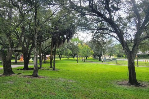 Condominio en venta en Plantation, Florida, 1 dormitorio, 58.06 m2 № 1928069 - foto 27
