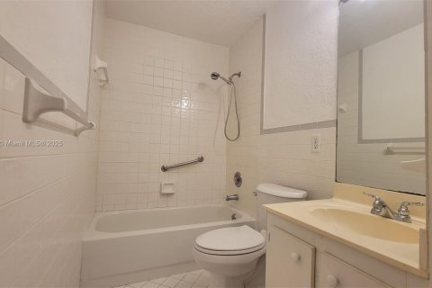 Condominio en venta en Plantation, Florida, 1 dormitorio, 58.06 m2 № 1928069 - foto 9