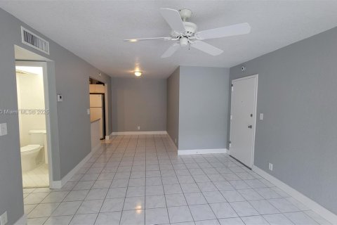 Condominio en venta en Plantation, Florida, 1 dormitorio, 58.06 m2 № 1928069 - foto 5