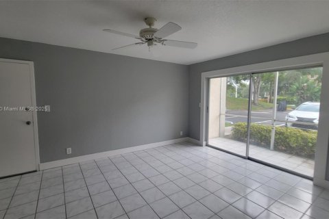 Condominio en venta en Plantation, Florida, 1 dormitorio, 58.06 m2 № 1928069 - foto 8