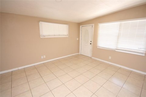 House in Tampa, Florida 3 bedrooms, 97.83 sq.m. № 1761458 - photo 8