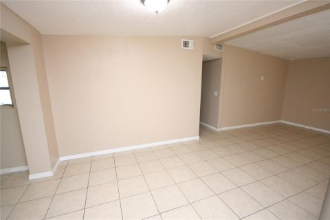 House in Tampa, Florida 3 bedrooms, 97.83 sq.m. № 1761458 - photo 11