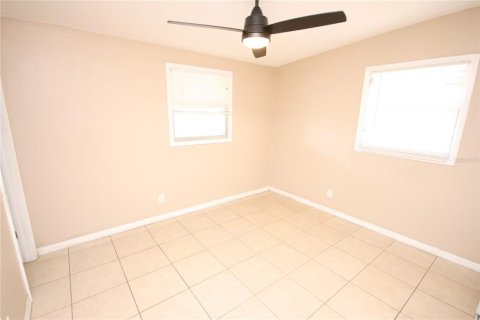 House in Tampa, Florida 3 bedrooms, 97.83 sq.m. № 1761458 - photo 15
