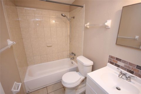 House in Tampa, Florida 3 bedrooms, 97.83 sq.m. № 1761458 - photo 17