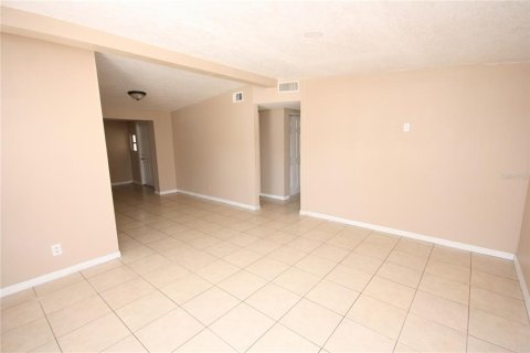House in Tampa, Florida 3 bedrooms, 97.83 sq.m. № 1761458 - photo 6