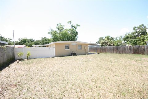 House in Tampa, Florida 3 bedrooms, 97.83 sq.m. № 1761458 - photo 30