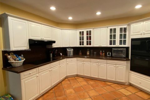 House in Homestead, Florida 5 bedrooms, 306.39 sq.m. № 2072878 - photo 5