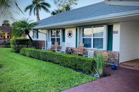 House in Homestead, Florida 5 bedrooms, 306.39 sq.m. № 2072878 - photo 19