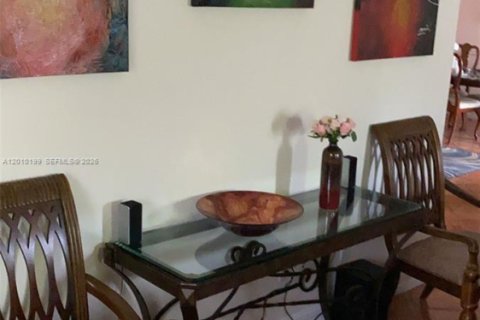 House in Homestead, Florida 5 bedrooms, 306.39 sq.m. № 2072878 - photo 12
