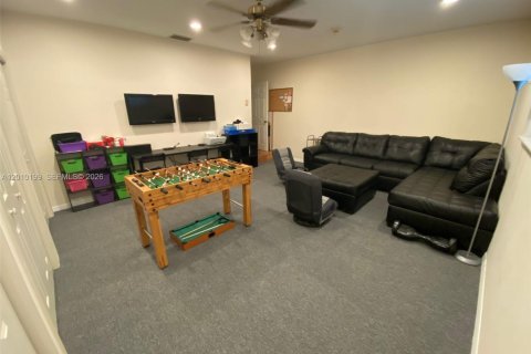 House in Homestead, Florida 5 bedrooms, 306.39 sq.m. № 2072878 - photo 22