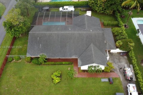 House in Homestead, Florida 5 bedrooms, 306.39 sq.m. № 2072878 - photo 27