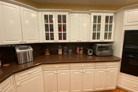 House in Homestead, Florida 5 bedrooms, 306.39 sq.m. № 2072878 - photo 6